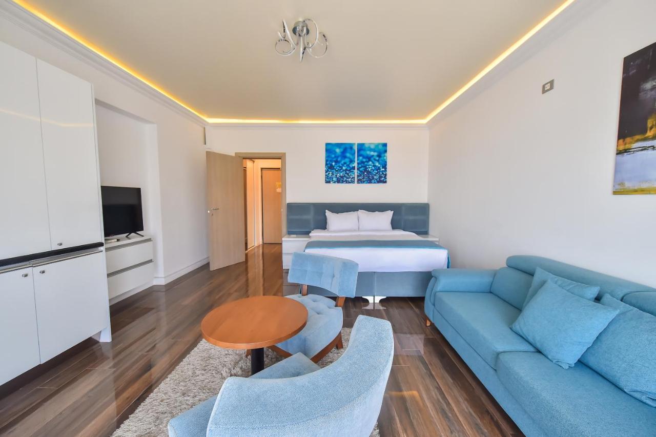 White Tower Private Apartment Beach View 마마이아 외부 사진