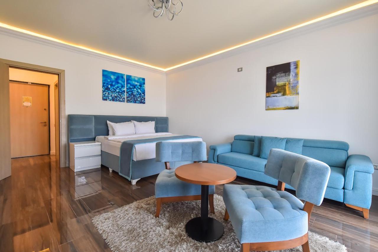 White Tower Private Apartment Beach View 마마이아 외부 사진