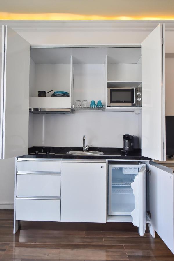 White Tower Private Apartment Beach View 마마이아 외부 사진