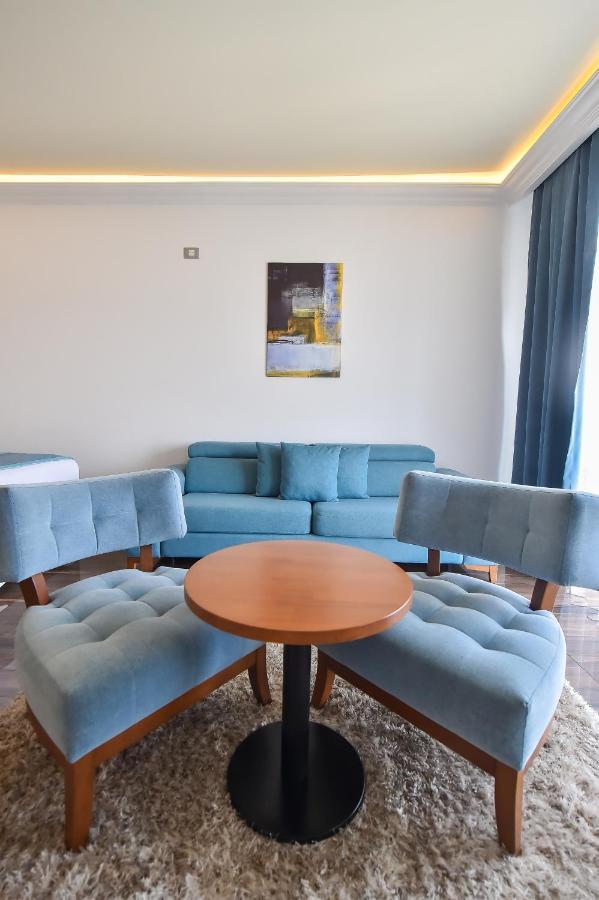 White Tower Private Apartment Beach View 마마이아 외부 사진